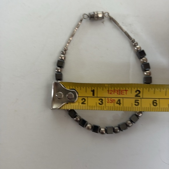 Bracelet alternating cubes hematite and silver beads with barrel clasp close - Picture 7 of 12
